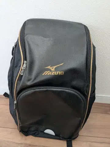 Mizuno 블랙/골드 백팩 수영