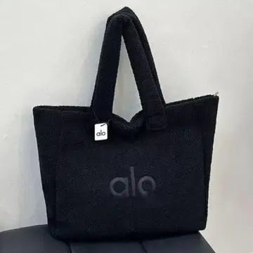 ALO Yoga 폭시 쉘파 토트 복슬복슬 보송보송