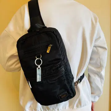 ZERO HALLIBURTON 블랙 바디백