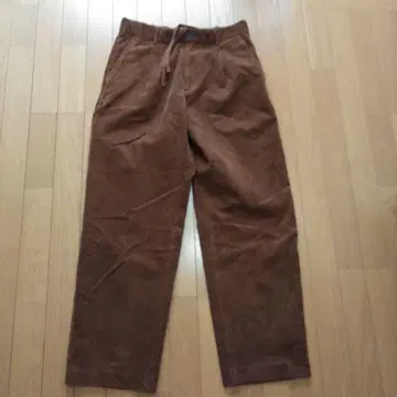 유니클로 브라운 코듀로이 스트레이트 팬츠