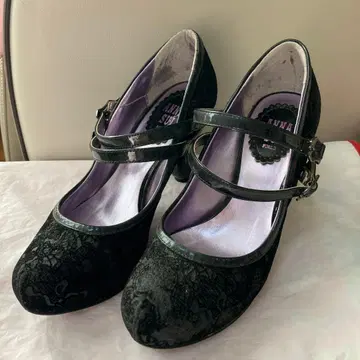 ANNA SUI 블랙 레이스 펌프스