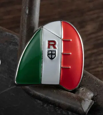 [ GBL ] 붉은 돼지 디자인 핀 배지 꼬리날개 지브리