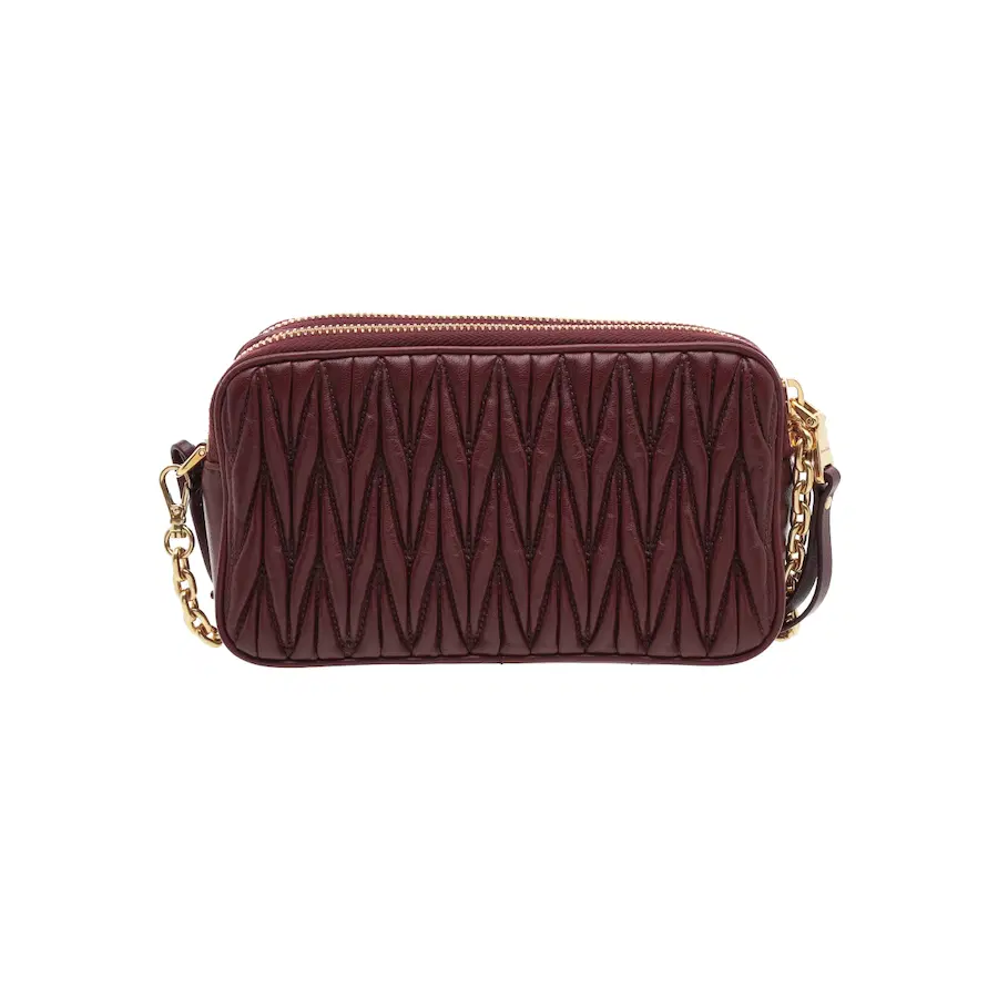 Miu Miu matelassé斜挎包