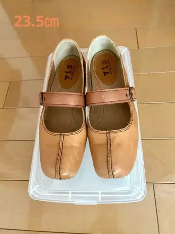 V.I.S 베이지 플랫슈즈 버클 포함