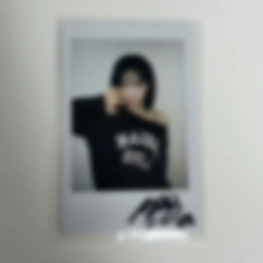 Triples Seoyeon genuine sign pola Polaroid for sale. #트리플에스