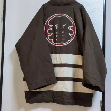 브라운 스트라이프 디자인 도테라