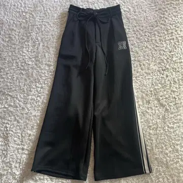 [ STRAY SHEEP ] 블랙 스트라이프 와이드 팬츠