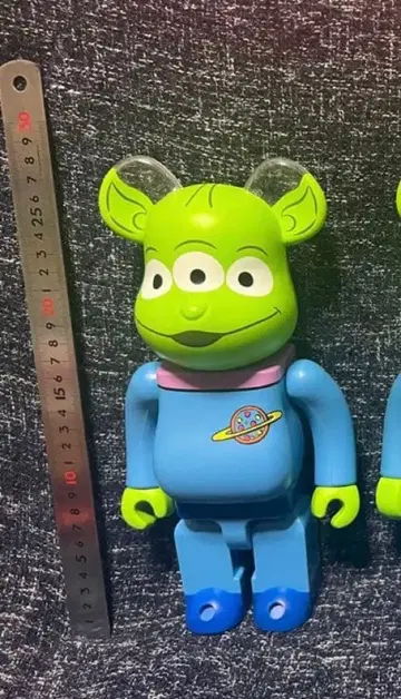 베어브릭 디즈니 토이스토리 에이리언 400% 피규어