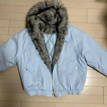 NOISSEY 퍼 라이트 블루 자켓