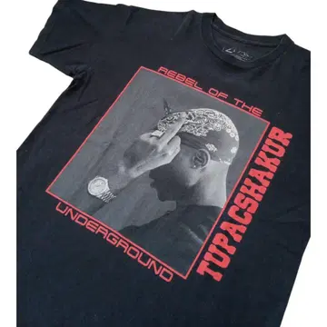 2017년 2팩 VLONE 콜라보 티셔츠 XL 사이즈 뉴욕 한정판