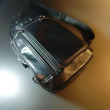 MEN'S BIGI 인조 가죽 바디백