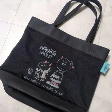 새상품급 유니버셜 호러 나이트 스누피 드라큘라 2020 한정판 토트백