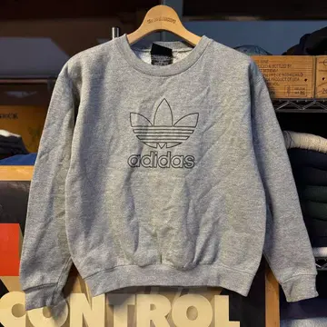 여성용 90s vintage USA제 올드 adidas 맨투맨