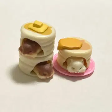 햄스터와 팬케이크 가챠가챠 피규어 3개 세트
