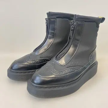 [ 완판템 ] 닥터마틴 JEMISON 통굽 프론트 지퍼 부츠 UK4