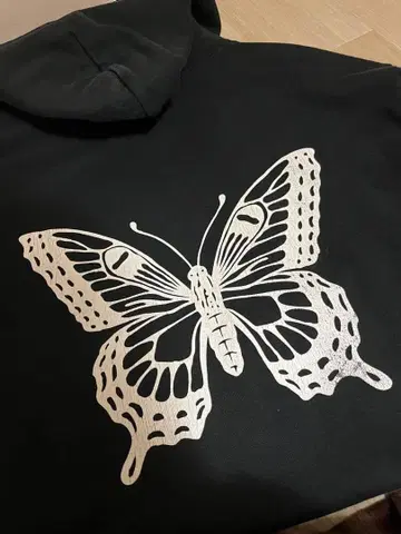 girls don't cry butterfly hoodie black