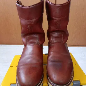 브라운 가죽 부츠, 치페와