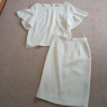 새상품급 핑키앤다이안 셋업 스커트 상의