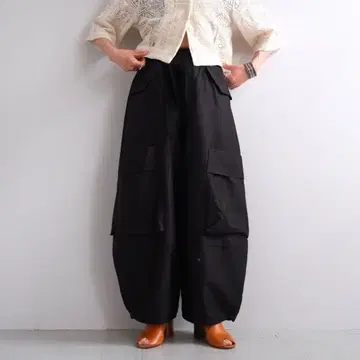 TENNE 핸드크래프티드 모던 밀리터리 배럴 팬츠 블랙