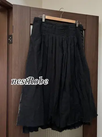 새상품급 nestRobe 네스트로브 린넨 스커트 흑먹색