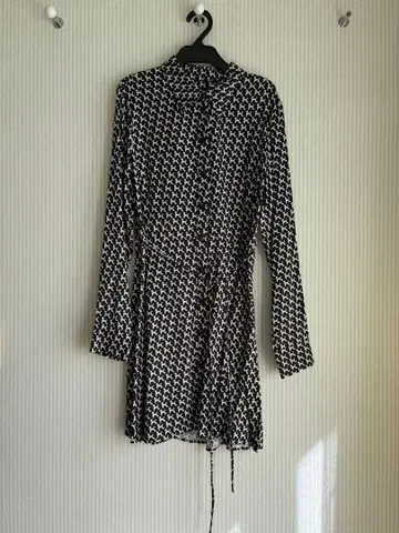 &other stories 강아지 패턴 긴팔 원피스