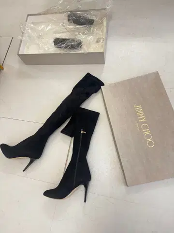 미사용 새상품 JIMMY CHOO 블랙 니하이 부츠 사이즈 39