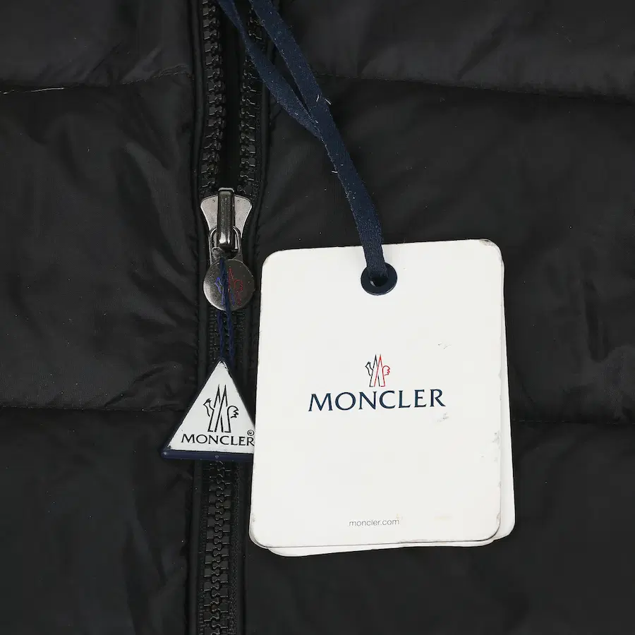 Moncler Maya短款羽绒服