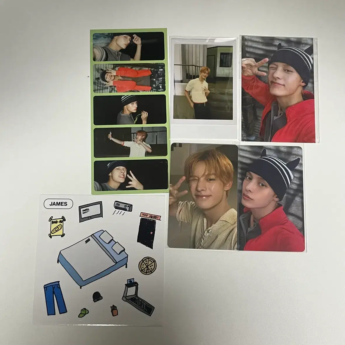 cortis weverse　universal 直筆サイン　ジェームス Cortis James Weverse Special Gift sealed wts on Bunjang Global Site.