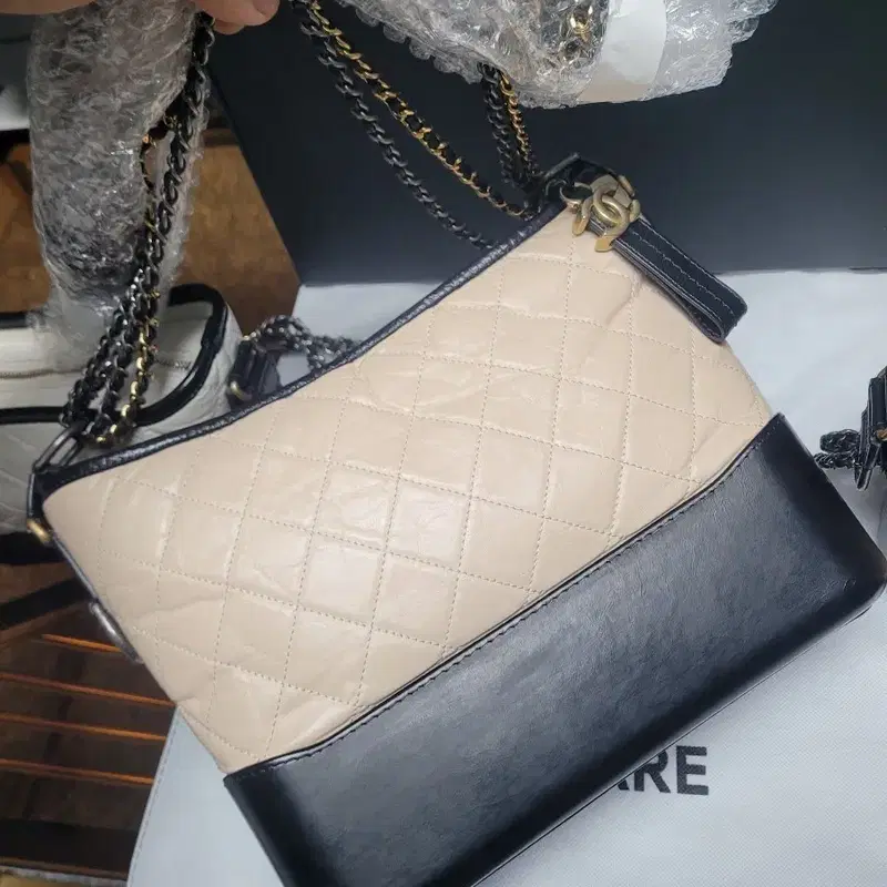 (네고합의가능)샤넬 가브리엘 호보백 미듐 베이지
