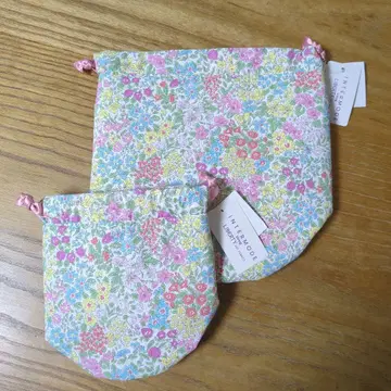 INTERMOOD LIBERTY 리버티 꽃 꽃무늬 복조리 원형 마치 포함