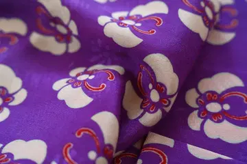 앤티크 코몬 선명한 보라색에 나비