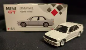 MINIGT BMW M3 Alpine White 1/64