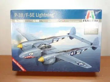ITALERI P-38/F-5E Lightning 1:48