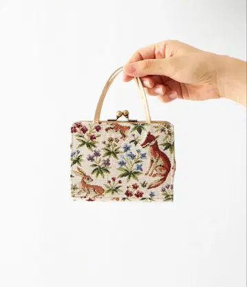 코케트 고블랑 금 장식 지갑 아이보리