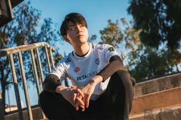 판매 종료 모델 ZETA DIVISION 22-23 유니폼 M