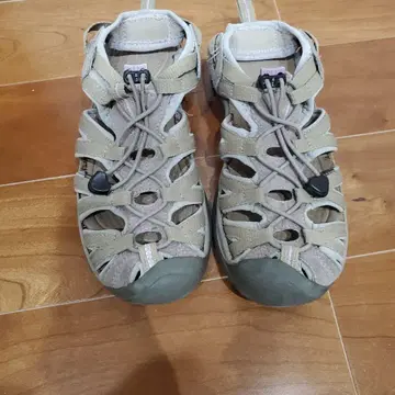 KEEN 뉴포트 H2 아웃도어 샌들 베이지