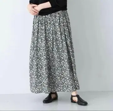 [ 컨디션 최상 ] kagure 모노톤 프린트 스커트 꽃무늬