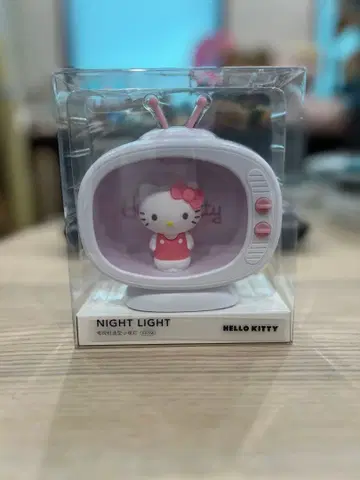 헬로 키티 TV형 나이트라이트