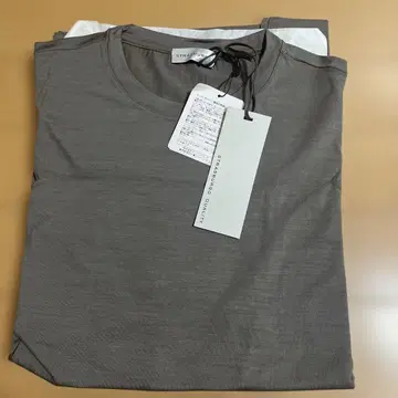 가격 인하 STRASBURGO 그레이 코튼 T셔츠