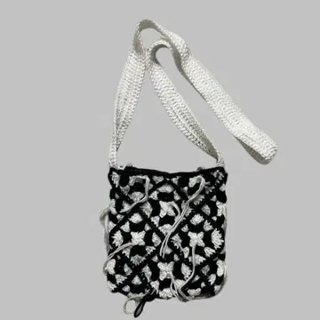 [ DISCOVERED ] CROCHET KNIT SHOULDER BAG