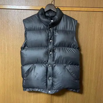 Crescent Down Works 다크 그레이 다운 베스트 M