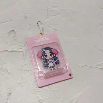 르세라핌 마이멜로디 & 쿠로미 아크릴 키링 윤진