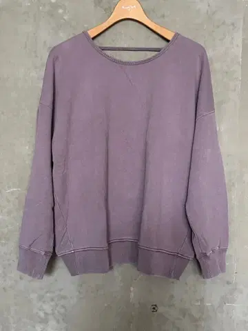 R JUBILEE 아르쥬빌리 백 오픈 맨투맨 콜라보