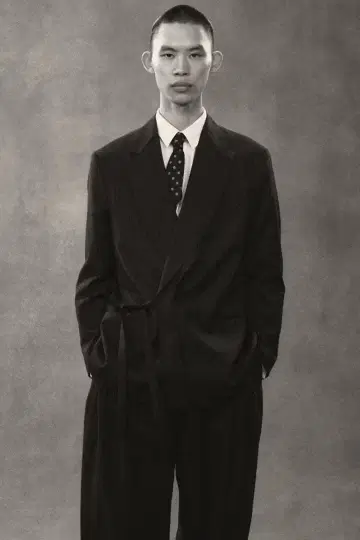 SOSHIOTSUKI ZARA 네이비 스트라이프 캐주얼 수트