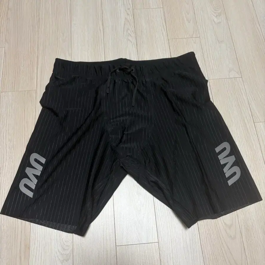 UVU Half Tights Black M Running Marathon on Bunjang Global Site.