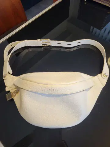 FURLA 훌라 숄더백 흰색 화이트