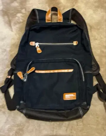 MOUSTACHE 무스타슈 백팩