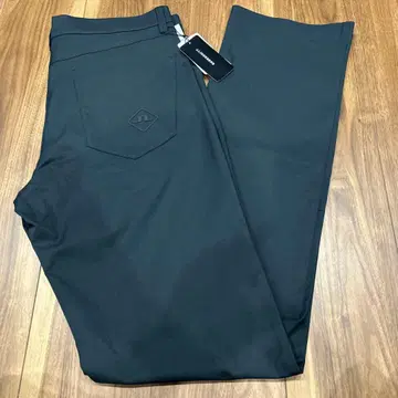 새상품 정가 29700엔 J.린드버그 치노 팬츠 W31 스트레치 블랙