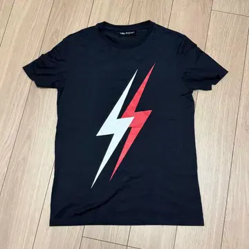 Neil Barrett 블랙 T셔츠