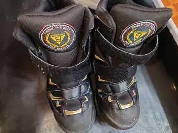 가마가츠 펠트 스파이크 슈즈